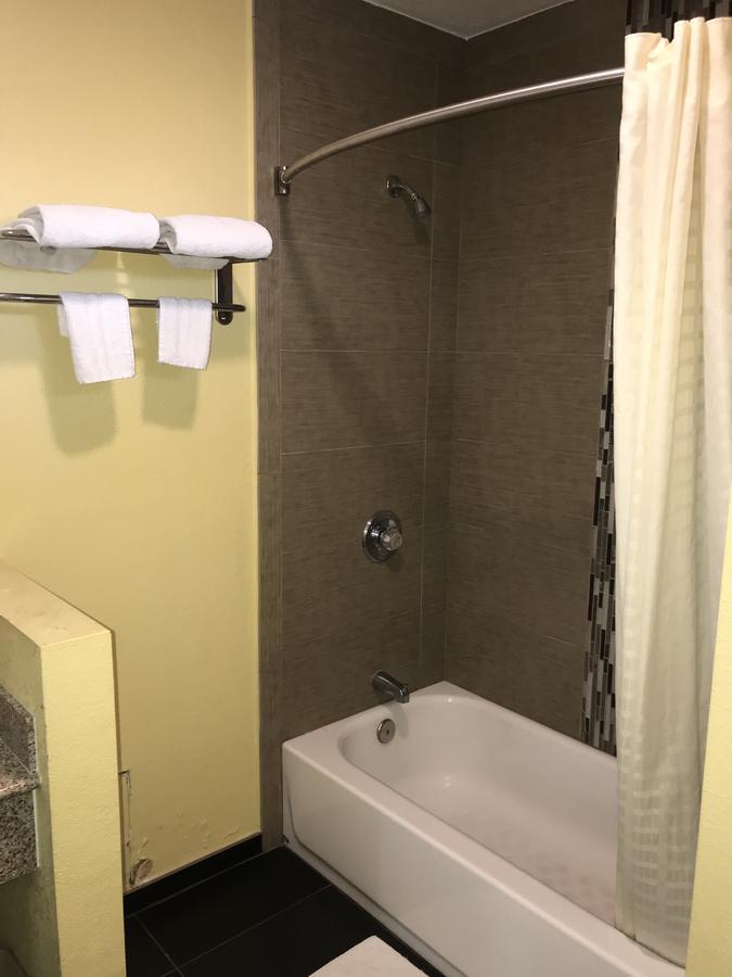 Colony Inn Motel ベルフラワー エクステリア 写真